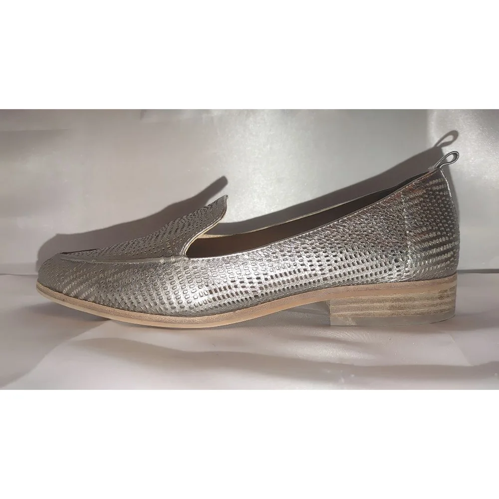 Vince Camuto Kade Metallic Silver Loafer Size 8M